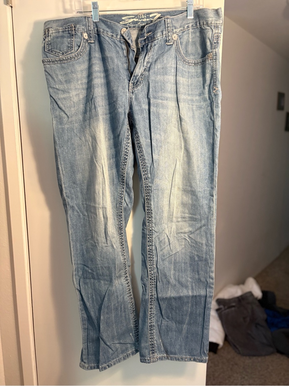 Seven7 Light Wash Men's Straight Jeans